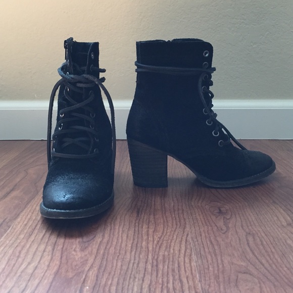 Steve Madden Suede Boots