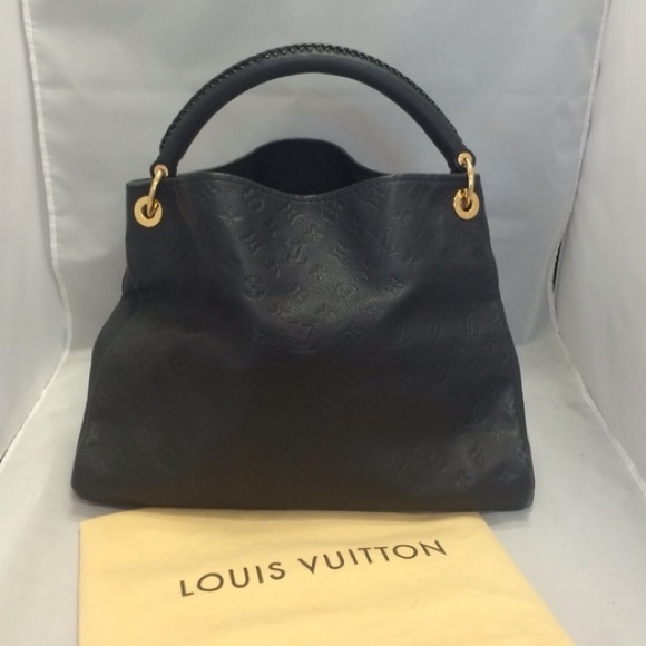 Louis Vuitton Artsy MM