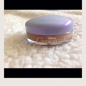 🌰MAC CINDERELLA Studio Eye Gloss🌰