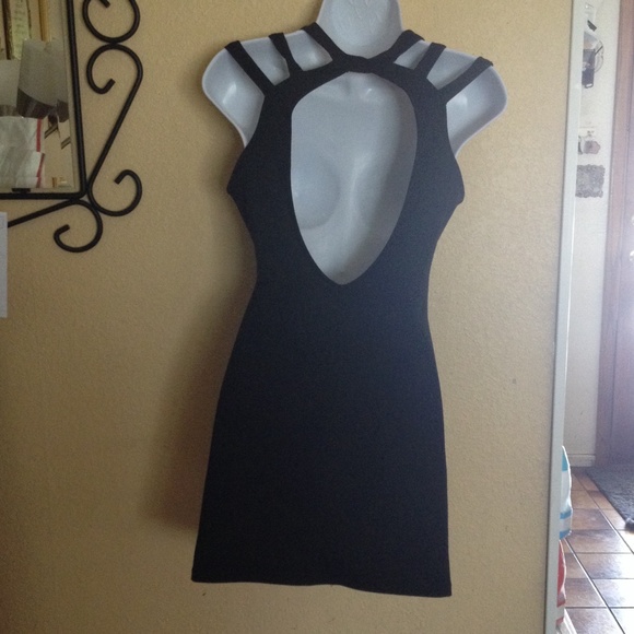 Black dress - Picture 2 of 4
