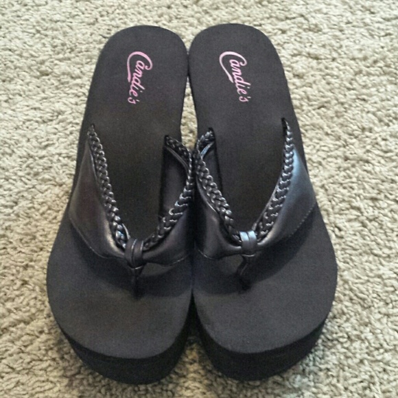Candie's wedged flip flops