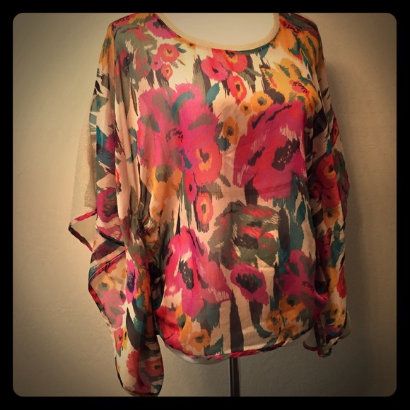 Flowers blouse see through in the back