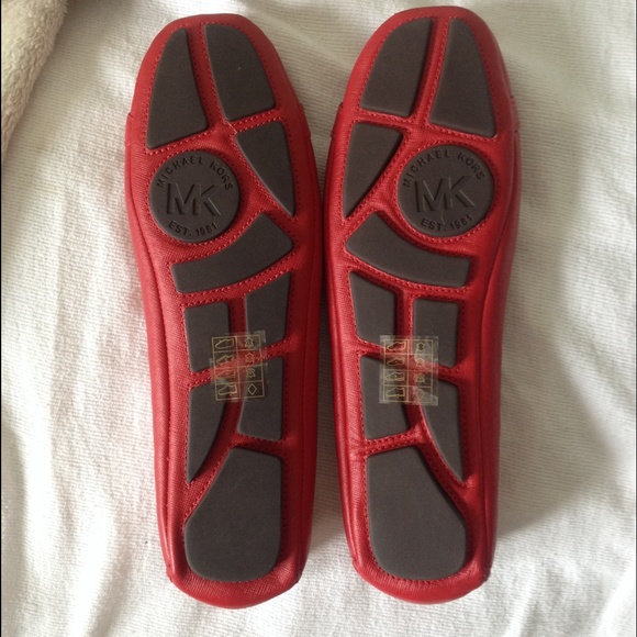 *SOLD* NWOT Michael Kors Flats - Picture 3 of 3