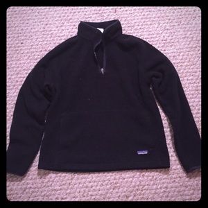 Black Patagonia Synchilla fleece pullover