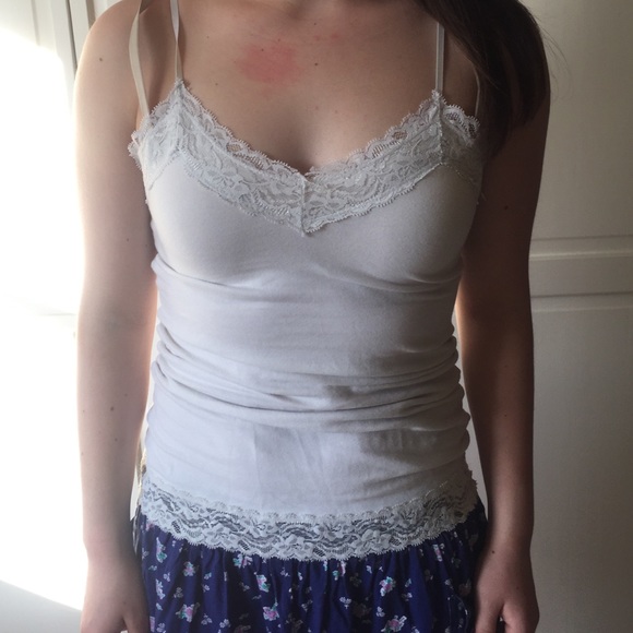 White tank - Picture 2 of 3