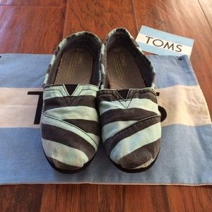 *THIS PRICE TODAY ONLY* Aqua Beckett Striped Toms