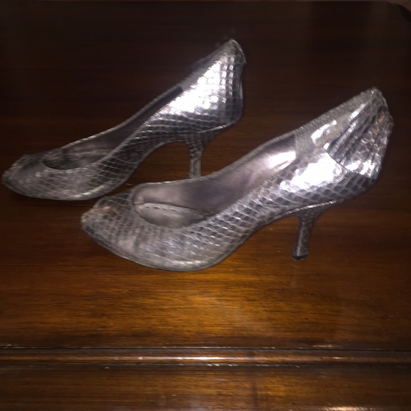 Metallic Silver BCBG - Picture 2 of 4