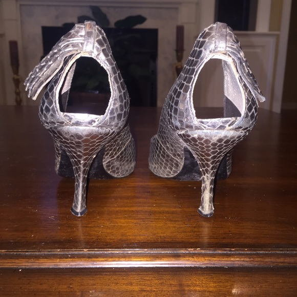 Metallic Silver BCBG - Picture 3 of 4