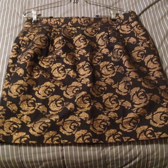 Floral LOFT shinny skirt