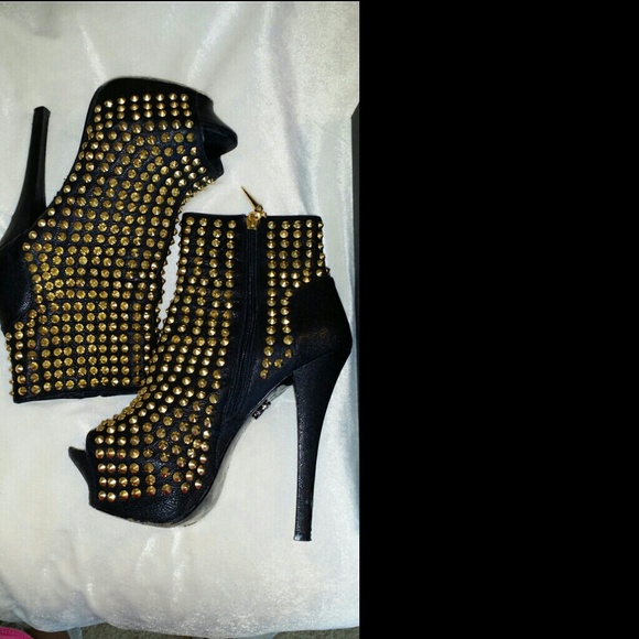 R&R studded boots
