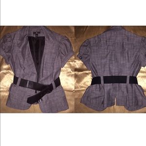 iZ grey striped vest.👚💁