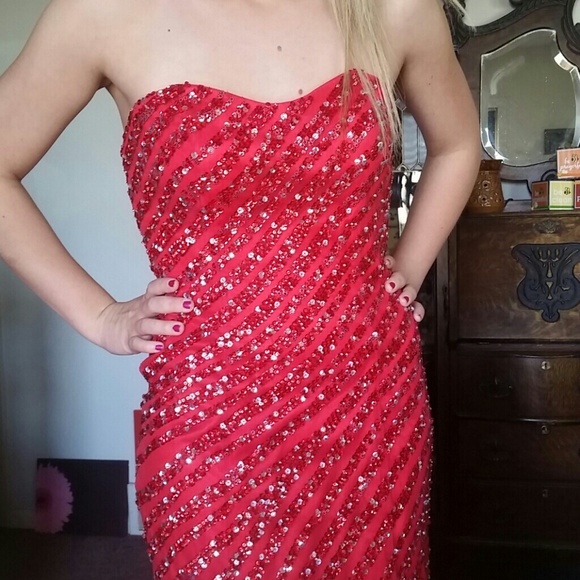 Beautiful Prom Dress! - Picture 3 of 4