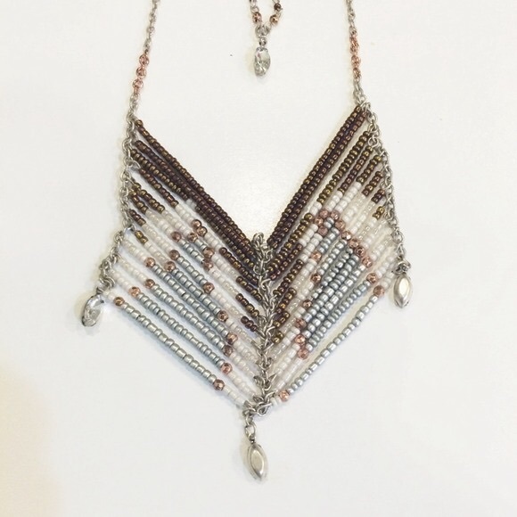 LOOKING 👍🌸🌸🌸for this necklace  made by A Eagle