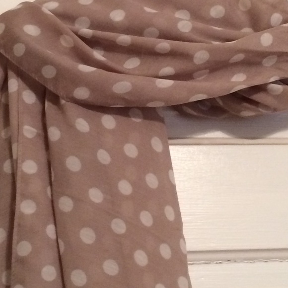 H&M Scarf - Picture 2 of 2