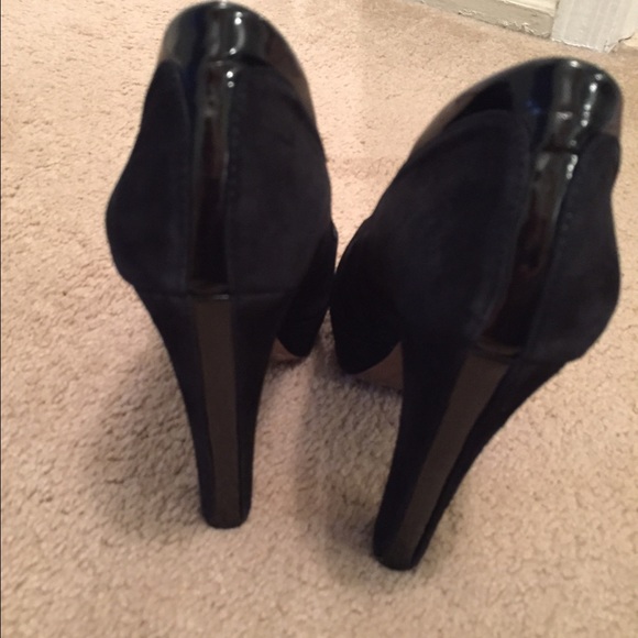 BCBG heels - Picture 2 of 4