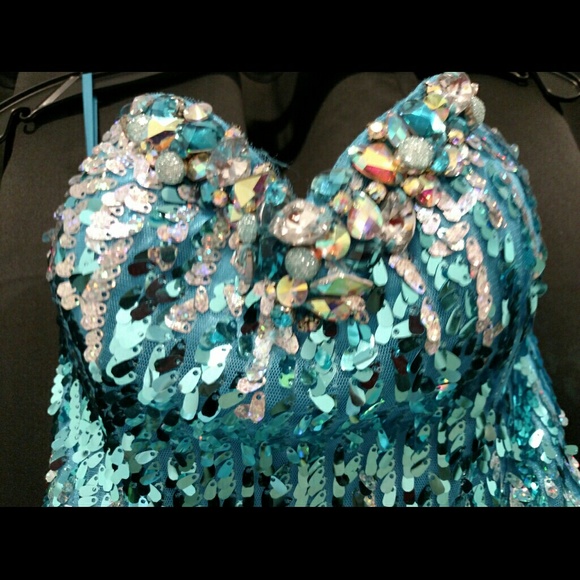 Prom Dress - Picture 2 of 4