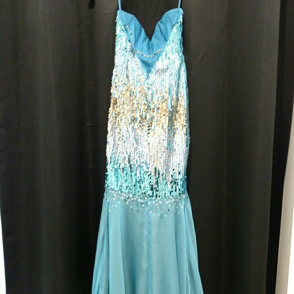 Prom Dress - Picture 3 of 4