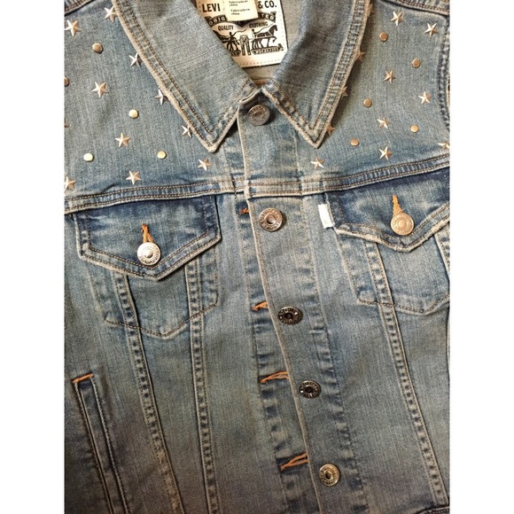 Levi's Jackets & Blazers - 🔹Levi Denim Vest🔹