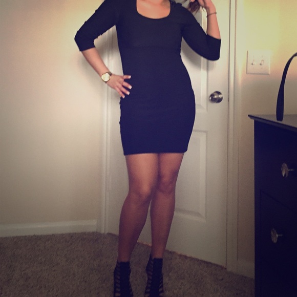 Sexy little black dress 3/4 sleeve (I'm 5'4)