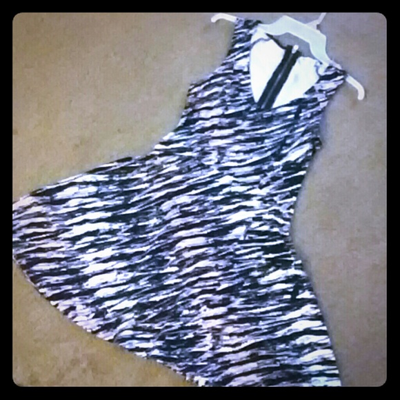Dress - Picture 1 of 3