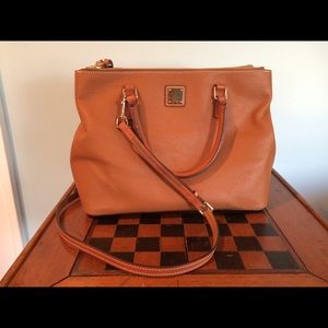 🌺 Dooney & Bourke Willa Satchel 🌺