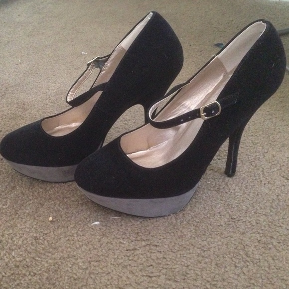 Mary Jane suede heel