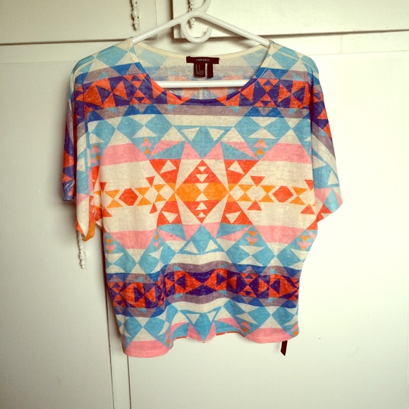 F21 Tribal Over the Shoulder Small