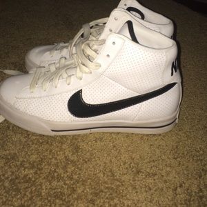 ❗️sold❗️ High top Nikes