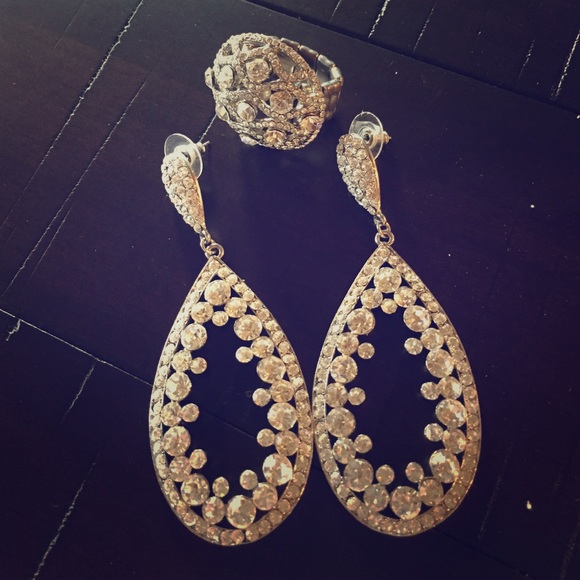 Stunning Silver Earrings & Ring