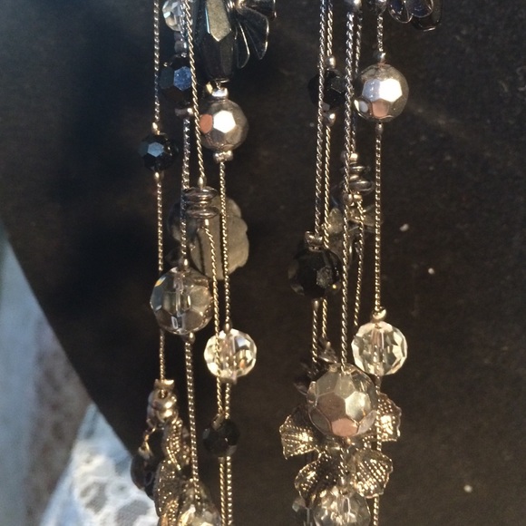 Long earrings - Picture 3 of 3