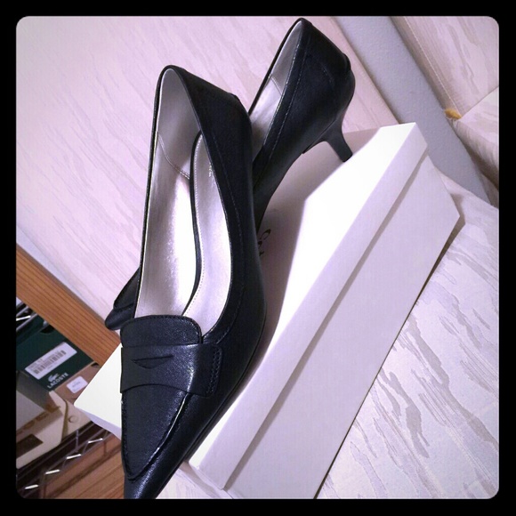 Coach kitten heels