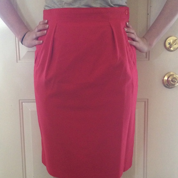 HIGH WAISTED PINK SKIRT - Picture 4 of 4
