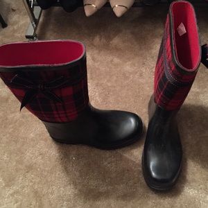 American Eagle rain boots