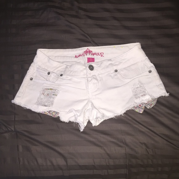 Almost Famous/ white denim shorts/ size 3