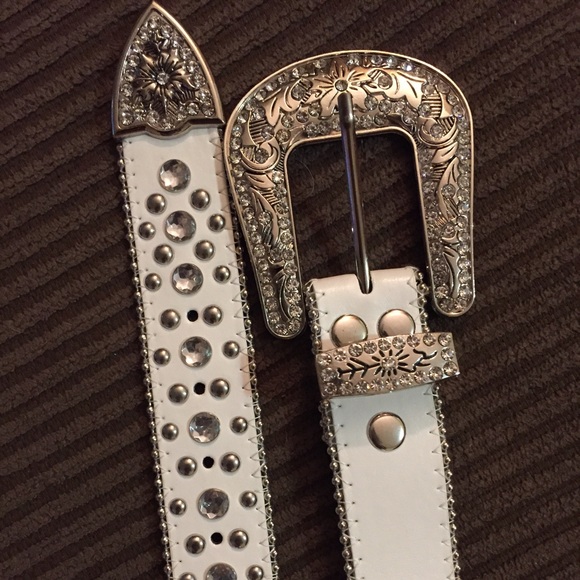 White western style belt.