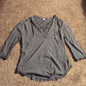 Grey three-quarter sleeve top. Ecote.