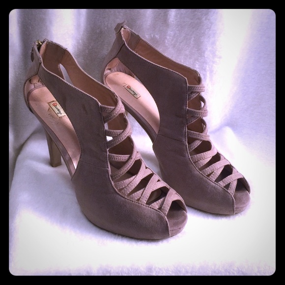 Offer💵 Suade Mauve/Nude RAMPAGE HEELS👠 - Picture 1 of 4