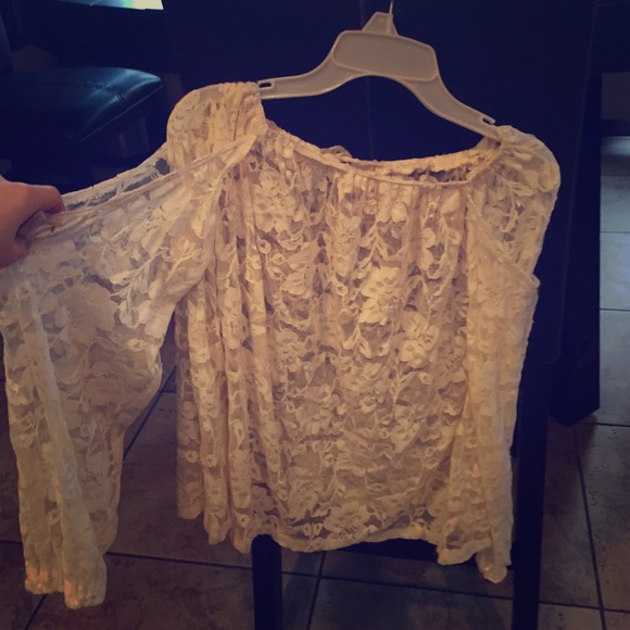 ❌SOLD❌ White lace top