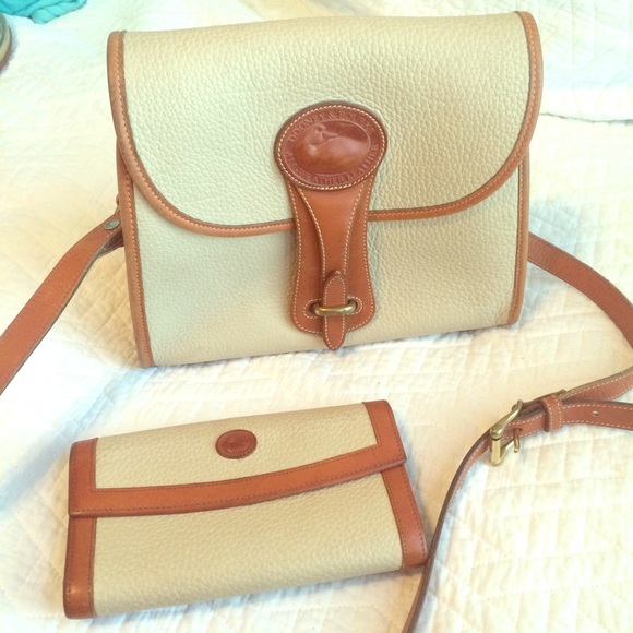 Dooney & Bourke Handbags - FINAL SALE 🎉 Dooney & Bourke Purse & wallet set