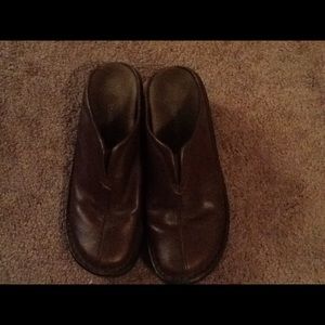Brown clogs