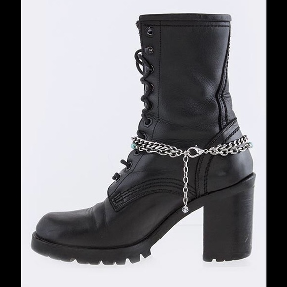 ❤️Nwt/BOOT BRACELET/ANTIQUE CROSS - Picture 4 of 4