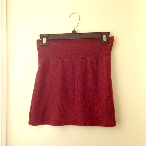 ❌SOLD❌ American Apparel Maroon skirt - Picture 1 of 2