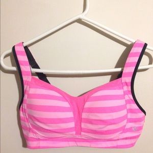 Lululemon Ta Ta Tamer 34D sports bra