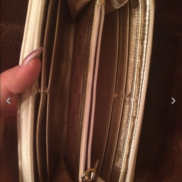 SOLD - Picture 3 of 4