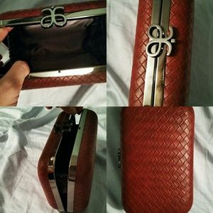 Red Hand Clutch