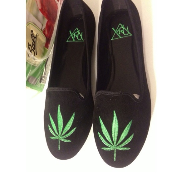 βSOLDβ YRU Velvet Plant Loafers - Picture 3 of 4