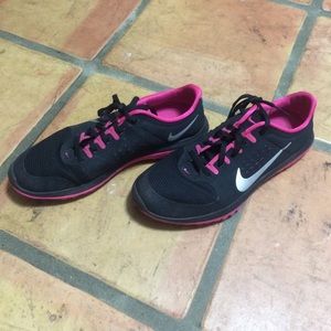 Nike black/hot pink running shoes