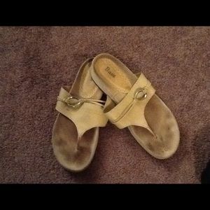 Leather flip flops