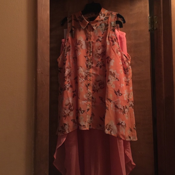 Skirt & matching blouse.