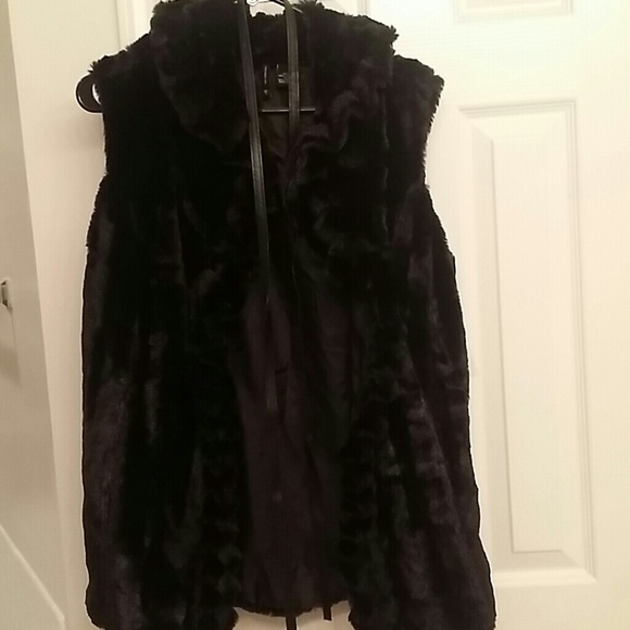 Faux Fur ruffled vest